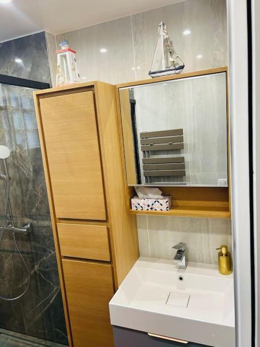 Apartment An Exceptional Apartment, 20 Min Paris, 10 Min Orly Airport, 30 Min Disney, 25 Min Versailles, Parking Free *