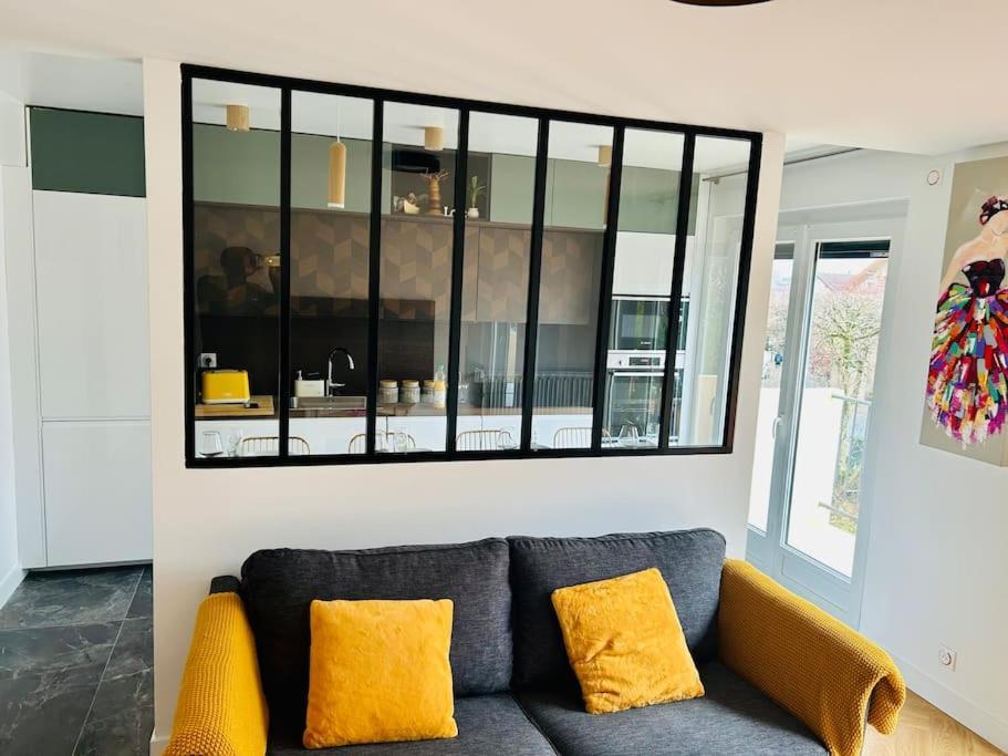 An Exceptional Apartment, 20 Min Paris, 10 Min Orly Airport, 30 Min Disney, 25 Min Versailles, Parking Free Apartment Antony