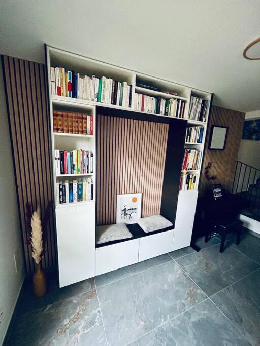 Apartment An Exceptional Apartment, 20 Min Paris, 10 Min Orly Airport, 30 Min Disney, 25 Min Versailles, Parking Free *