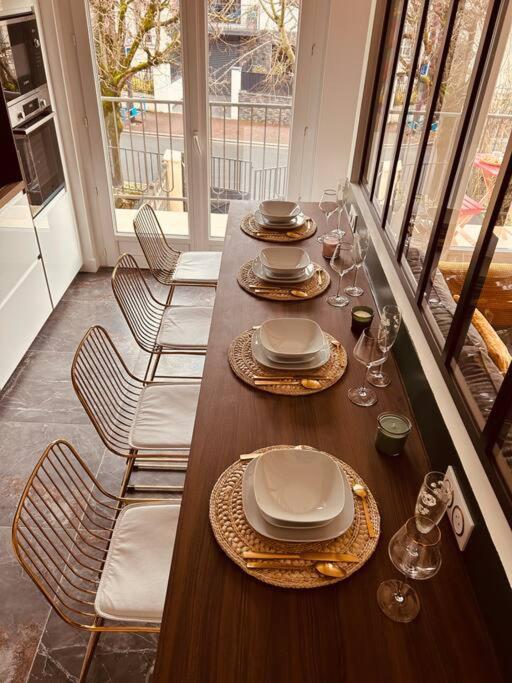 An Exceptional Apartment, 20 Min Paris, 10 Min Orly Airport, 30 Min Disney, 25 Min Versailles, Parking Free Apartment *