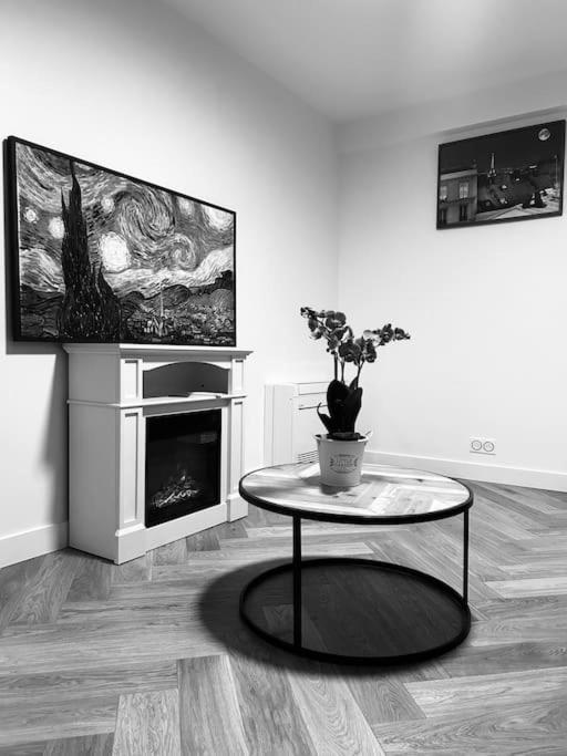An Exceptional Apartment, 20 Min Paris, 10 Min Orly Airport, 30 Min Disney, 25 Min Versailles, Parking Free Apartment Antony