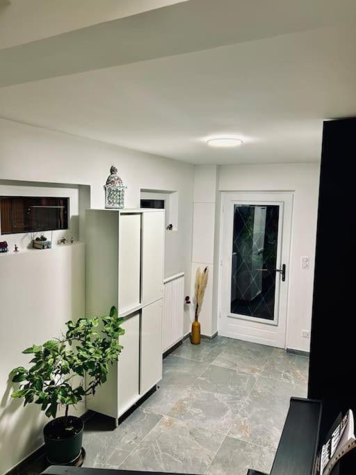 An Exceptional Apartment, 20 Min Paris, 10 Min Orly Airport, 30 Min Disney, 25 Min Versailles, Parking Free Antony