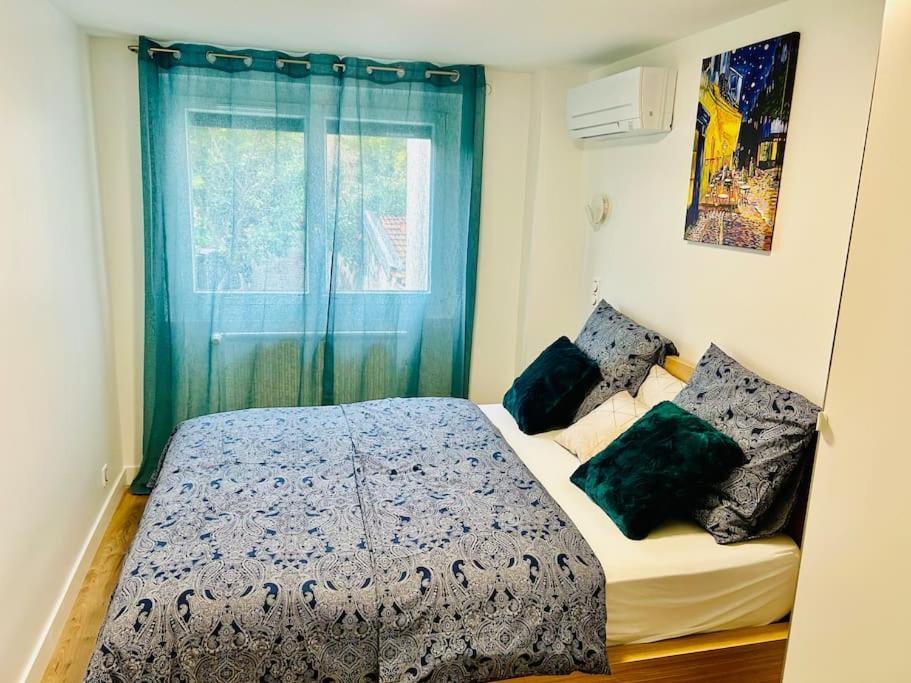 An Exceptional Apartment, 20 Min Paris, 10 Min Orly Airport, 30 Min Disney, 25 Min Versailles, Parking Free * Antony