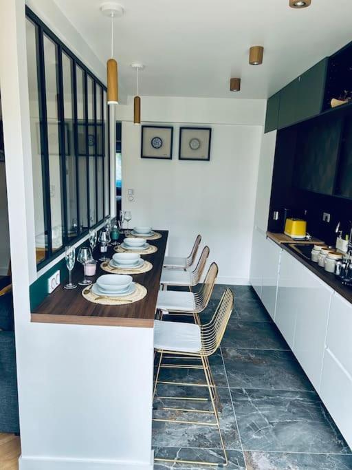 Apartment An Exceptional Apartment, 20 Min Paris, 10 Min Orly Airport, 30 Min Disney, 25 Min Versailles, Parking Free *