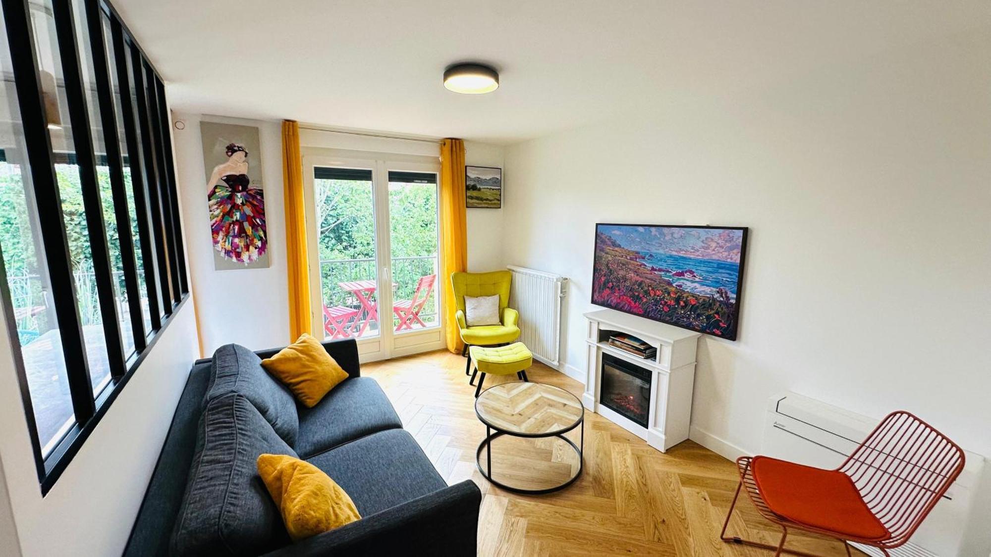 Apartment An Exceptional Apartment, 20 Min Paris, 10 Min Orly Airport, 30 Min Disney, 25 Min Versailles, Parking Free