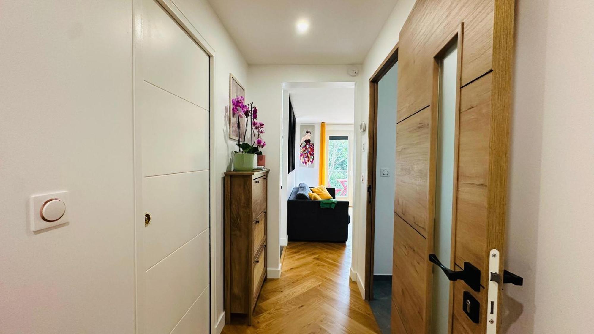 Apartment An Exceptional Apartment, 20 Min Paris, 10 Min Orly Airport, 30 Min Disney, 25 Min Versailles, Parking Free *